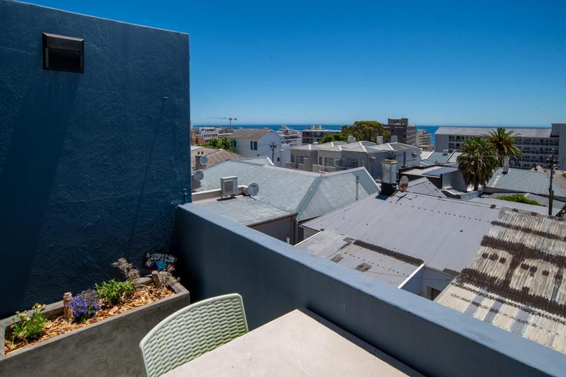2 Bedroom Property for Sale in Sea Point Western Cape